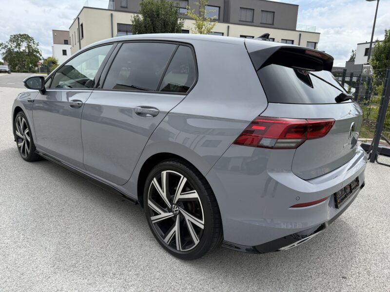 VW-GOLF VIII R-LINE 1.5 eTSI MILD HYBRID DSG7 150 PS